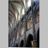 Laon, 17, Langhaus von NW, Foto Heinz Theuerkauf.jpg